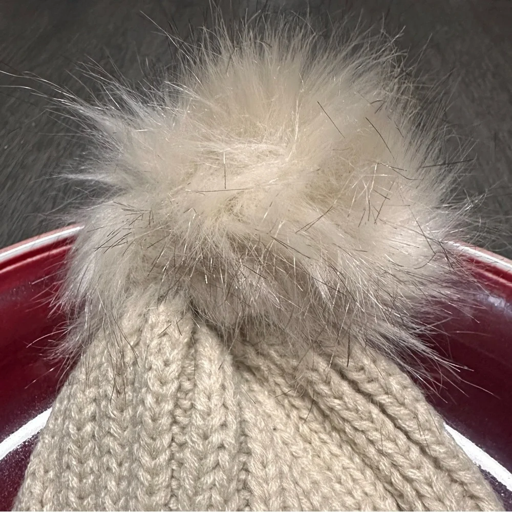 Brand New MSDC‎ Women's Knit Oatmeal Color Beanie featuring a Playful Pom-Pom